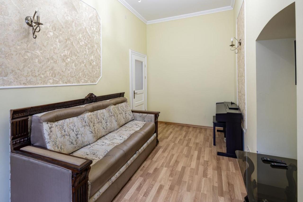 Apartmán Romari Сербська 9 Lvov Exteriér fotografie