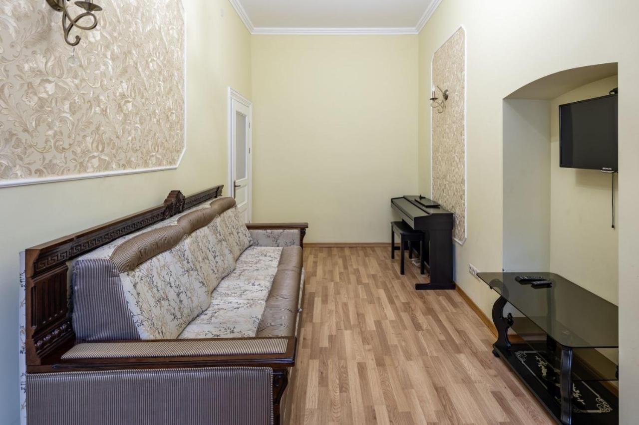 Apartmán Romari Сербська 9 Lvov Exteriér fotografie